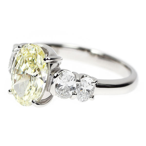Pt900 オーバルカット ダイヤモンド リング 2.077ct LY VS2 D0.88ct