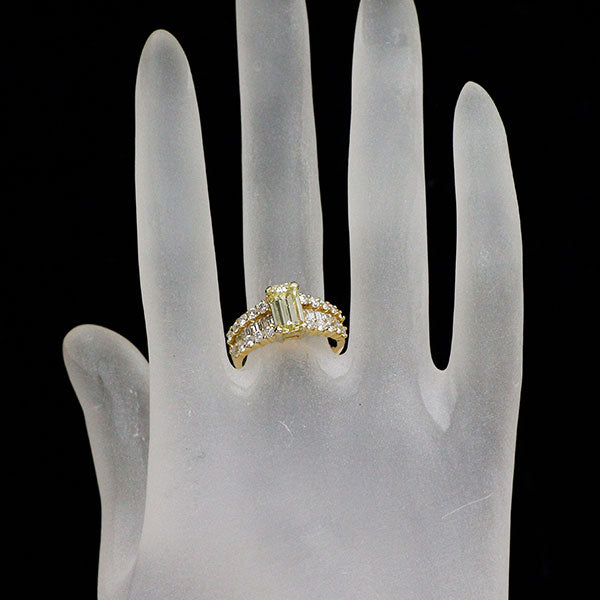 三越 K18YG エメラルドカット ダイヤモンド リング 2.071ct LY VS1 D1.15ct 《セルビー銀座店》【中古】