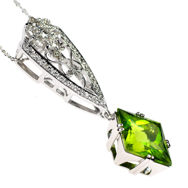 K18WG ペリドット ダイヤモンド ペンダントネックレス 8.88ct D1.16ct