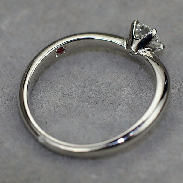 Pt900 ダイヤモンド リング 0.305ct E SI1 3EXH&C