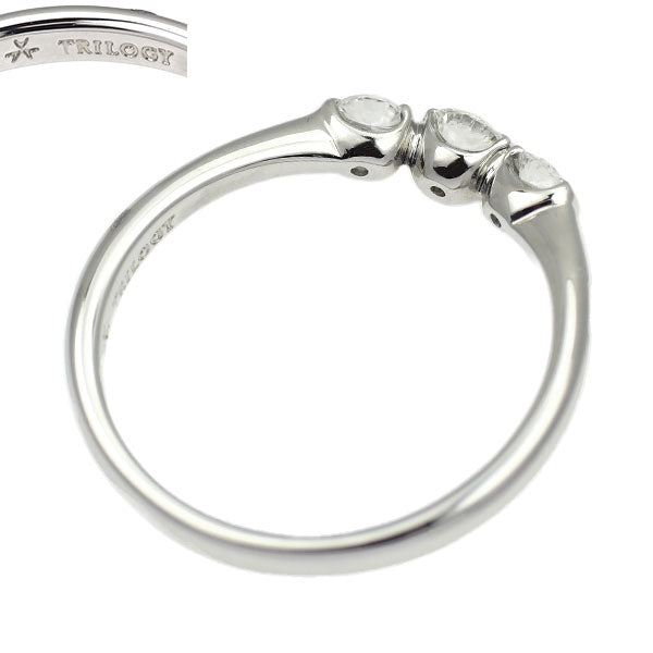 トリロジー Pt900 ダイヤモンド リング 0.34ct スリーストーン