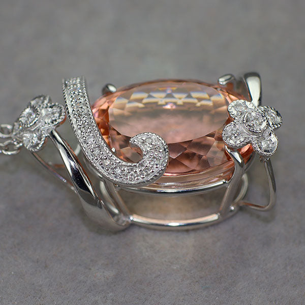 K18WG 大粒モルガナイト ダイヤモンド ペンダントネックレス 22.48ct D0.20ct アンティークレース