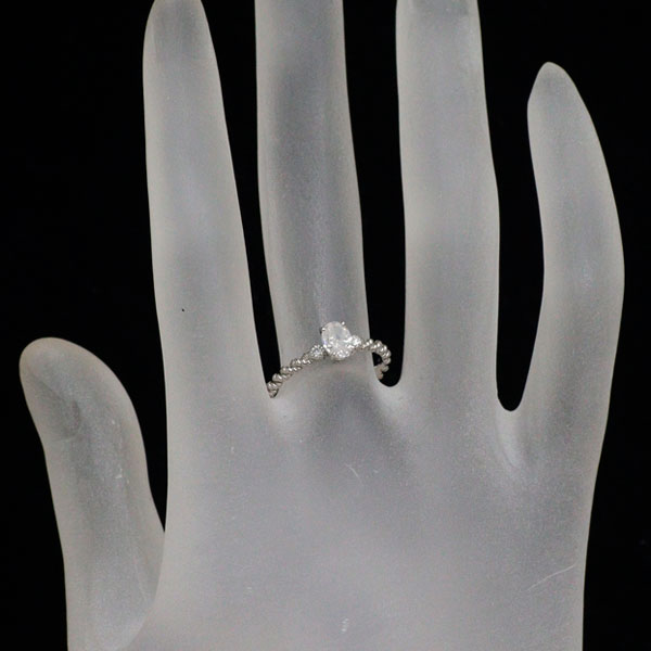 新品 希少 Pt950 オーバルカット ファンシーホワイト ダイヤモンド リング 0.520ct FW I1 D0.02ct 【エスコレ】