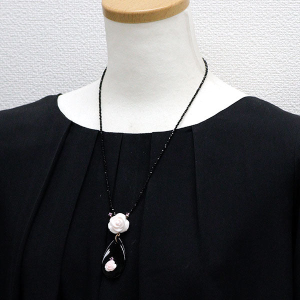 荒居砂羅 K18PG/ SV コンクパール オニキス ピンクサファイア ペンダントネックレス フラワー