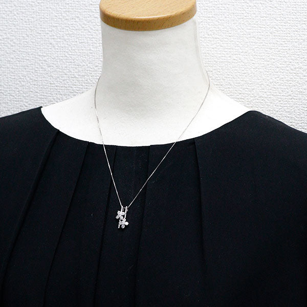 K18WG H&C ダイヤモンド ペンダントネックレス 1.05ct フラワー