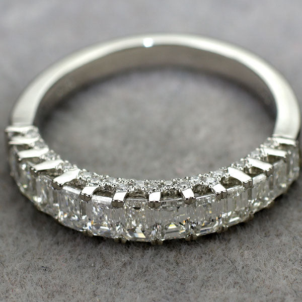 新品 Pt950 エメラルドカット&ラウンド ダイヤモンド リング 1.50ct 【エスコレ】 ハーフエタニティ