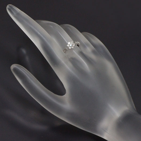 K18WG アイスブルー/カラーレス ダイヤモンド リング 0.23ct  フラワー