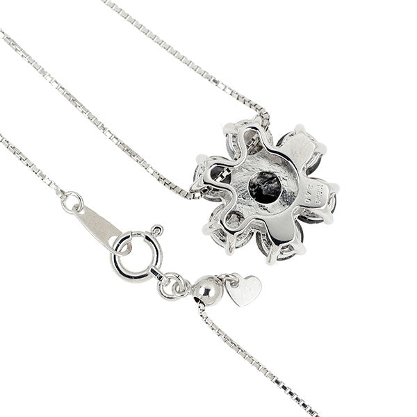 K18WG ブラック/カラーレスダイヤモンド ペンダントネックレス 2.40ct フラワー
