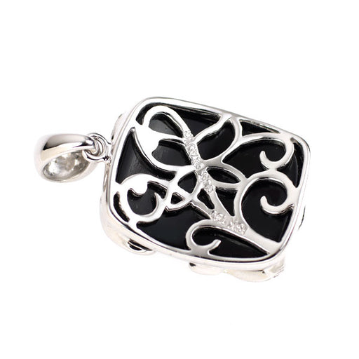 18KG台+オニキス+ダイヤの希少ピンバッジ 18KG台+オニキス+ダイヤの希少ピンバッジ 18KG台+オニキス+ダイヤの