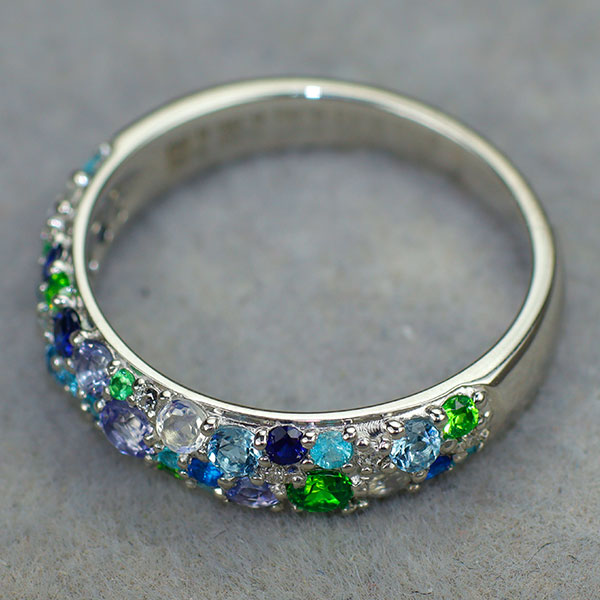 新品 Pt900 マルチカラーストーン リング 希少石 レアストーン【エスコレ】 パヴェ