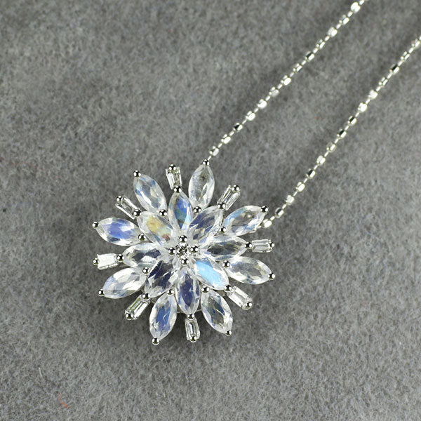 K18WG ムーンストーン ダイヤモンド ペンダントネックレス 0.95ct D0.08ct フラワー