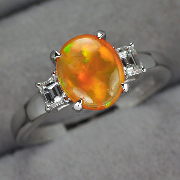 Pt900 ファイアーオパール ダイヤモンド リング 1.23ct D0.30ct