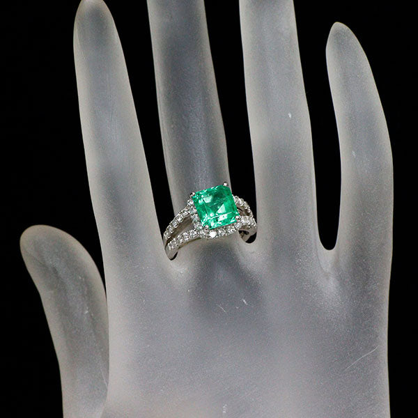 Pt900 エメラルド ダイヤモンド リング 3.38ct D0.72ct
