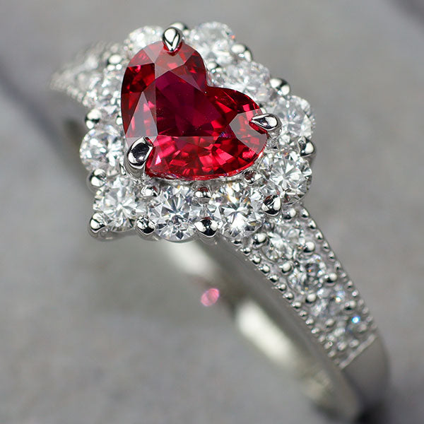 Pt900 タイ産ピジョンブラッドルビー ダイヤモンド リング 1.26ct D0.72ct