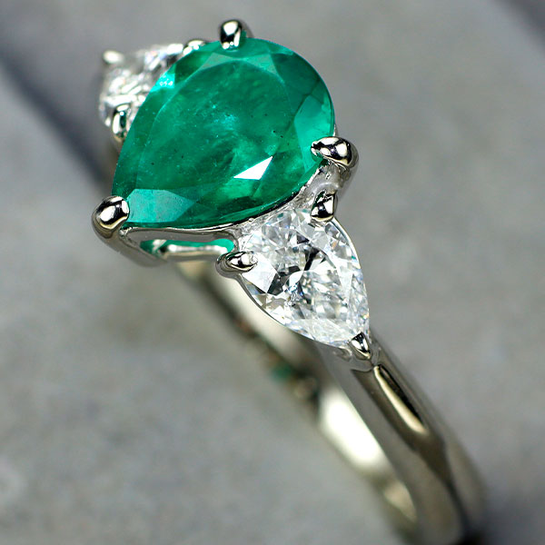 Pt900 コロンビア産 エメラルド ダイヤモンド リング 0.865ct D0.48ct
