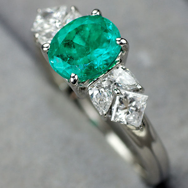 Pt900 エメラルド ダイヤモンド リング 1.07ct D0.48ct