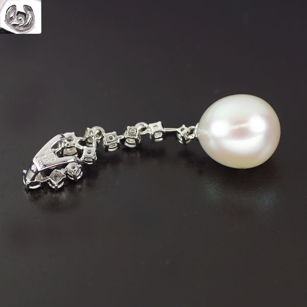 田崎真珠 K18WG 白蝶真珠 ダイヤモンド ペンダントトップ 縦約11.2mm D0.68ct
