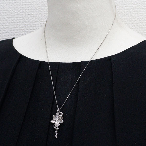 K18WG ダイヤモンド ペンダントネックレス 0.87ct フラワー
