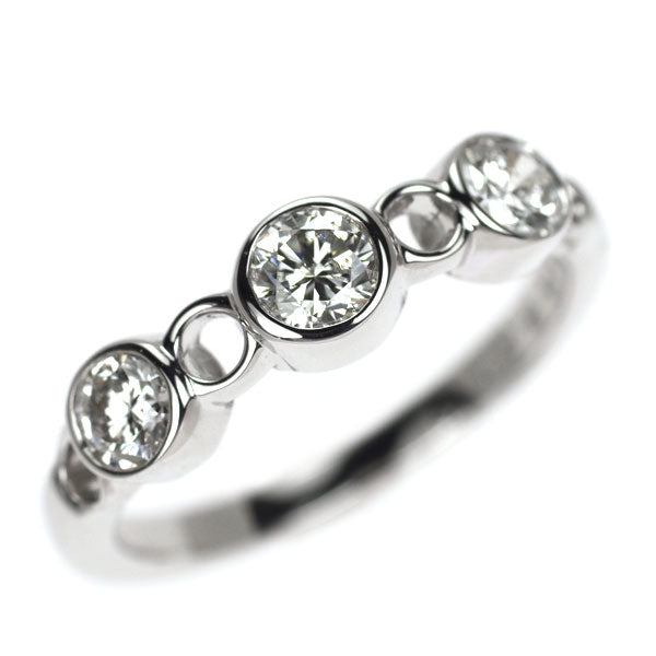 K18WG ダイヤモンド リング 0.63ct スリーストーン