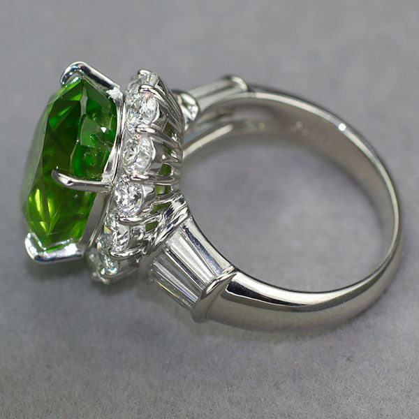Pt900 ペリドット ダイヤモンド リング 10.75ct D2.20ct