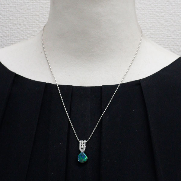 K18WG ブラックオパール ダイヤモンド ペンダントネックレス 2.09ct D0.30ct