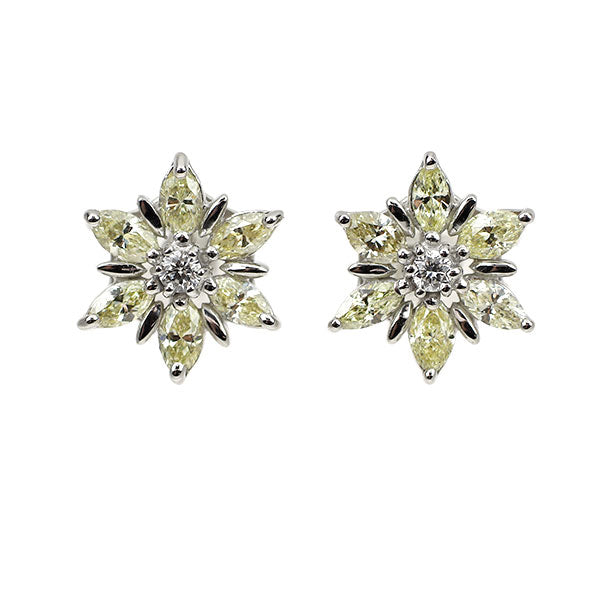 K18WG ダイヤモンド ピアス 0.70ct フラワー