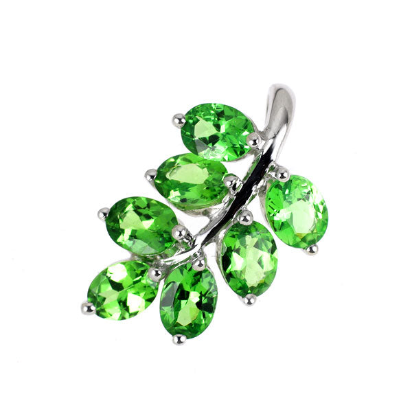 K18WG グリーンガーネット ペンダントトップ 0.80ct 植物