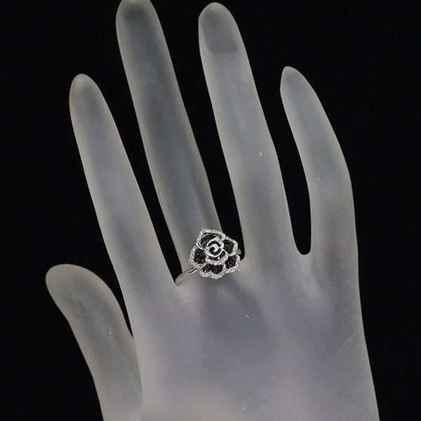 K18WG カラーレス/ブラック ダイヤモンド リング 0.50ct フラワー