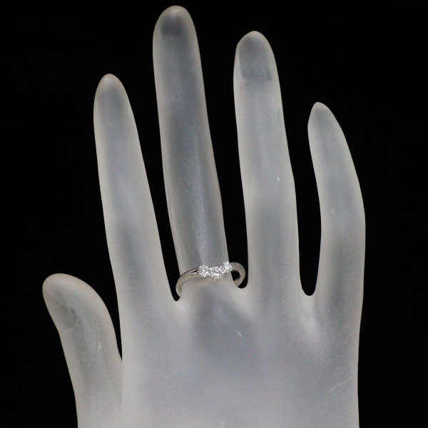 Pt900 ダイヤモンド リング 0.30ct V字