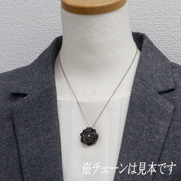 K18WG カラーレス/ブラック ダイヤモンド ペンダントトップ 1.46ct フラワー