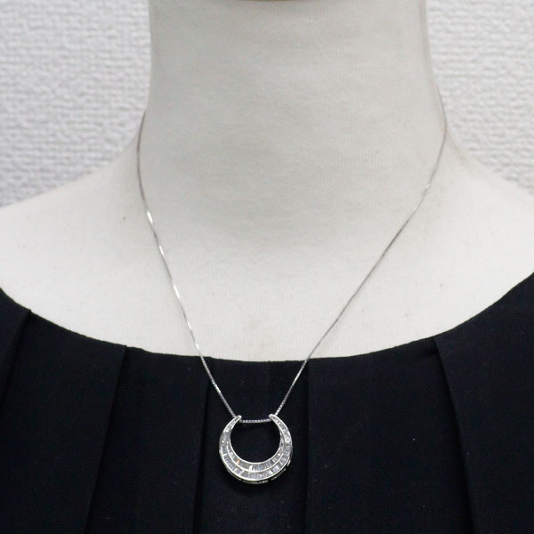 GSTV K18WG ダイヤモンド ペンダントネックレス 0.72ct 大久保馬蹄/三日月
