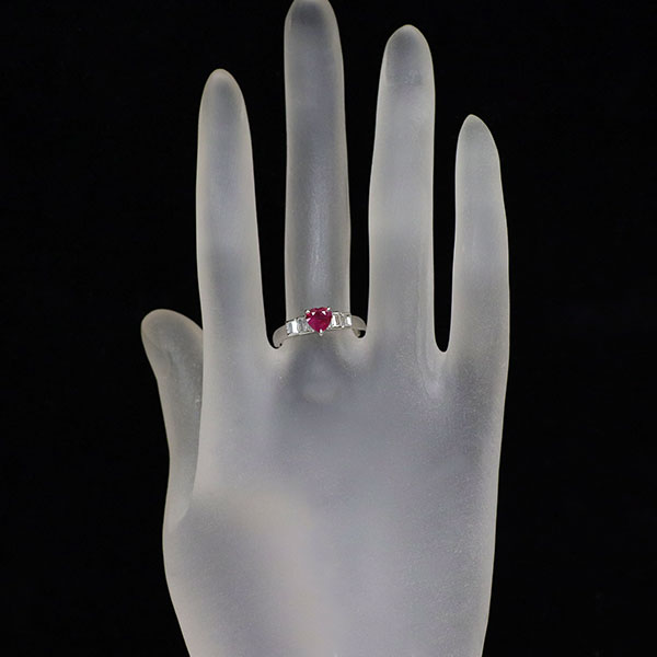 Pt900 ハートシェイプ ルビー ダイヤモンド リング 0.65ct D0.19ct