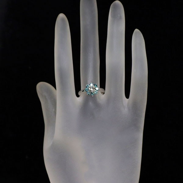 Pt900 カラーレス/トリートブルー ダイヤモンド リング 0.36ct TBD0.55ct フラワー