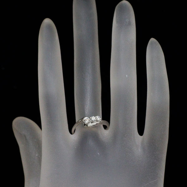 トリロジー Pt900 ダイヤモンド リング 0.30ct スリーストーン