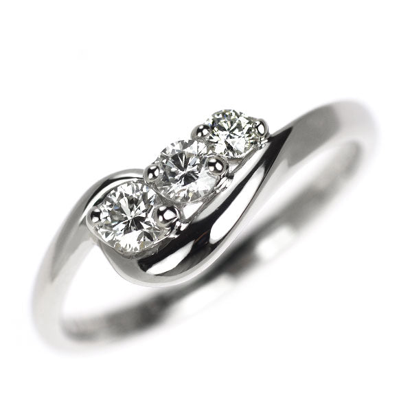 トリロジー Pt900 ダイヤモンド リング 0.30ct スリーストーン