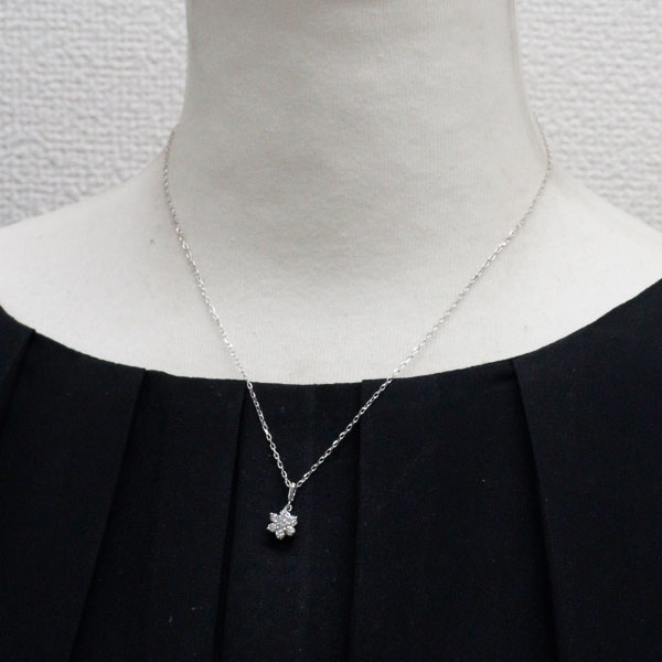 ミキモト K18WG ダイヤモンド ペンダントネックレス 0.30ct フラワー