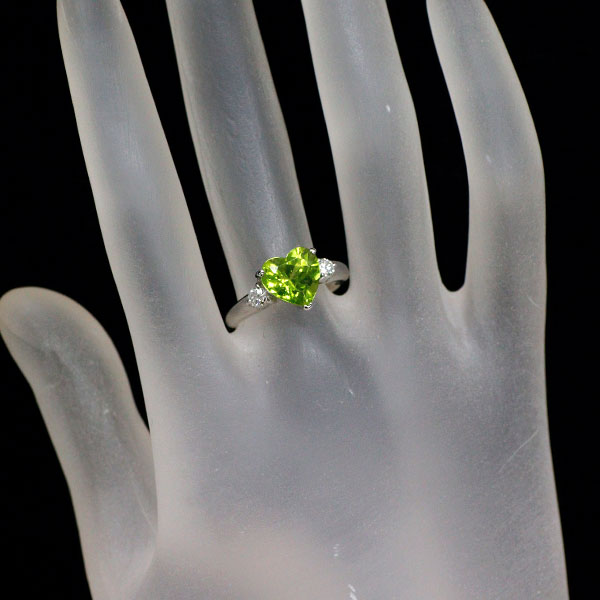 Pt900 ハートシェイプ ペリドット ダイヤモンド リング 2.75ct D0.21ct